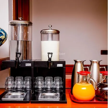 Arber מלון טיראנה